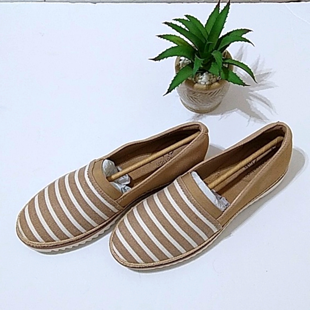 Clarks Women's Serena Paige Slip-On Shoes